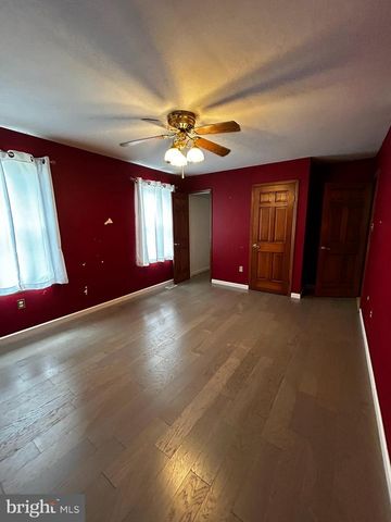 8 ACORN CT, Sicklerville, NJ 08081