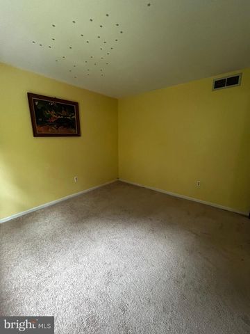 8 ACORN CT, Sicklerville, NJ 08081