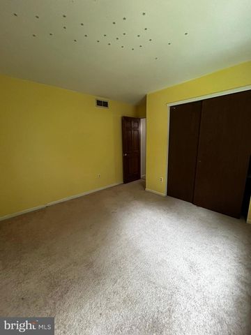 8 ACORN CT, Sicklerville, NJ 08081