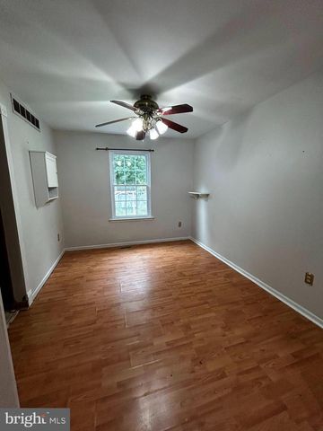 8 ACORN CT, Sicklerville, NJ 08081