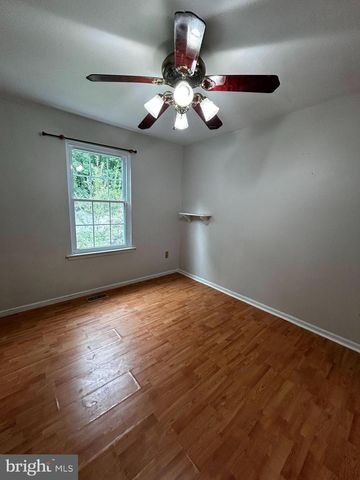 8 ACORN CT, Sicklerville, NJ 08081
