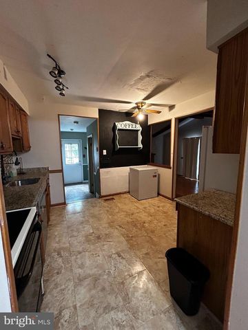 8 ACORN CT, Sicklerville, NJ 08081