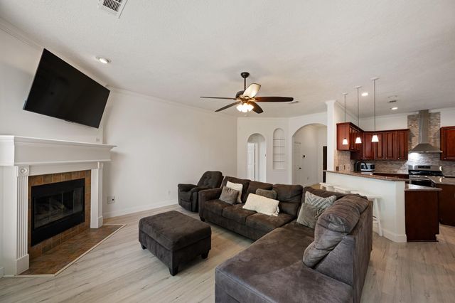 4838 Aspen Drive, Pasadena, TX 77505