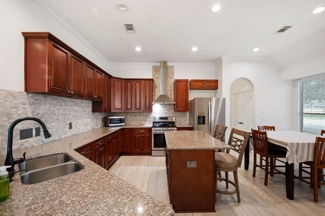 4838 Aspen Drive, Pasadena, TX 77505