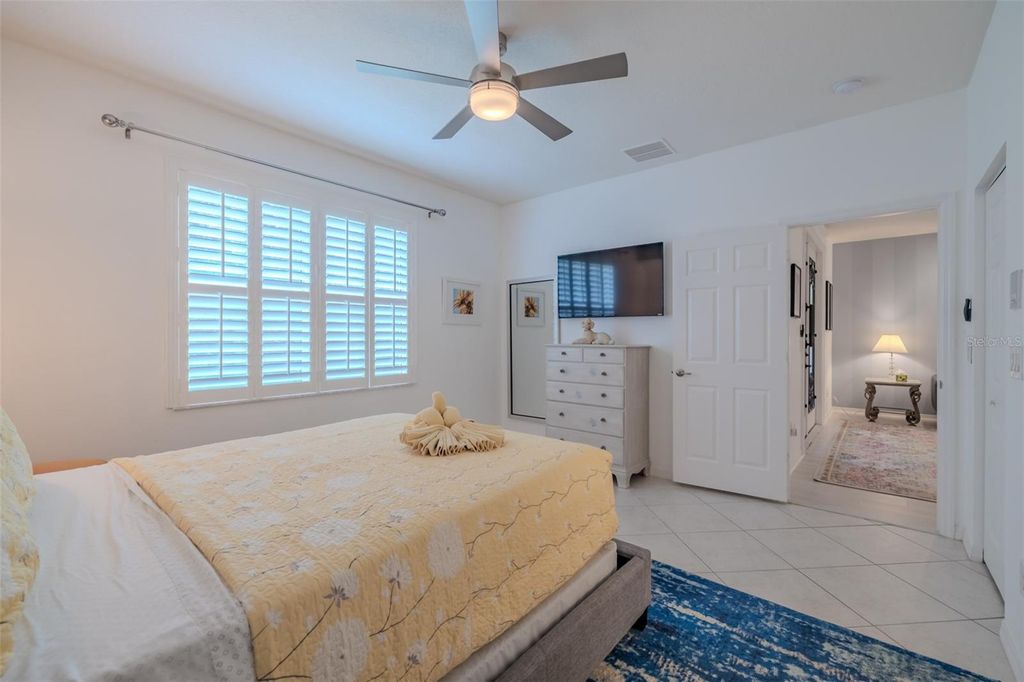 Image 20 of property listing at 16130 AMETHYST KEY DRIVE, Wimauma, FL 33598