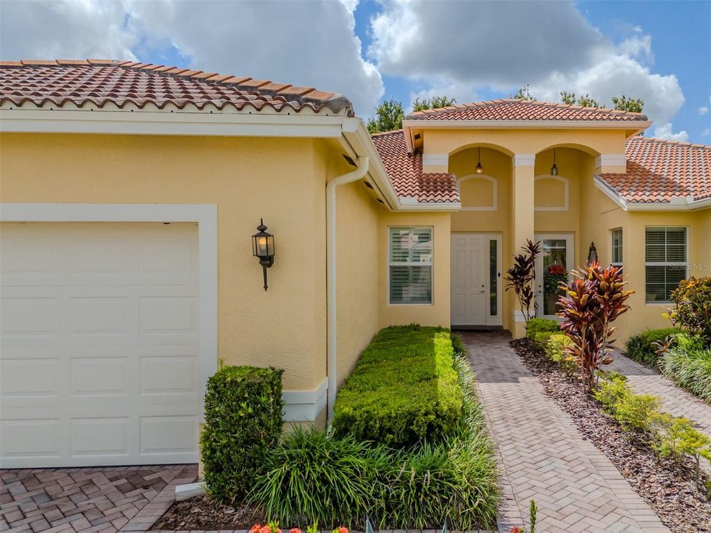 Image 5 of property listing at 16130 AMETHYST KEY DRIVE, Wimauma, FL 33598