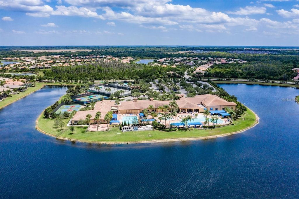 Image 42 of property listing at 16130 AMETHYST KEY DRIVE, Wimauma, FL 33598