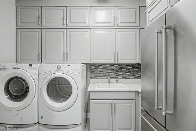 10433 Skye Paseo Avenue, Las Vegas, NV 89166
