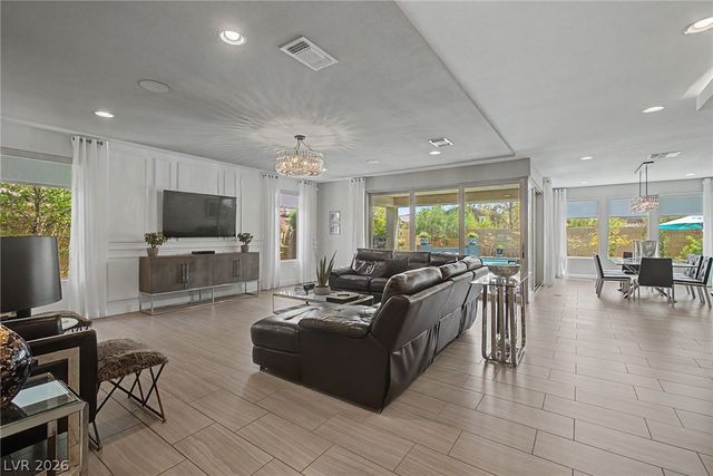 10433 Skye Paseo Avenue, Las Vegas, NV 89166