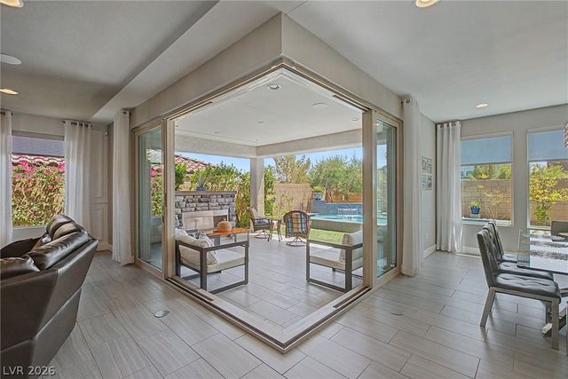 10433 Skye Paseo Avenue, Las Vegas, NV 89166