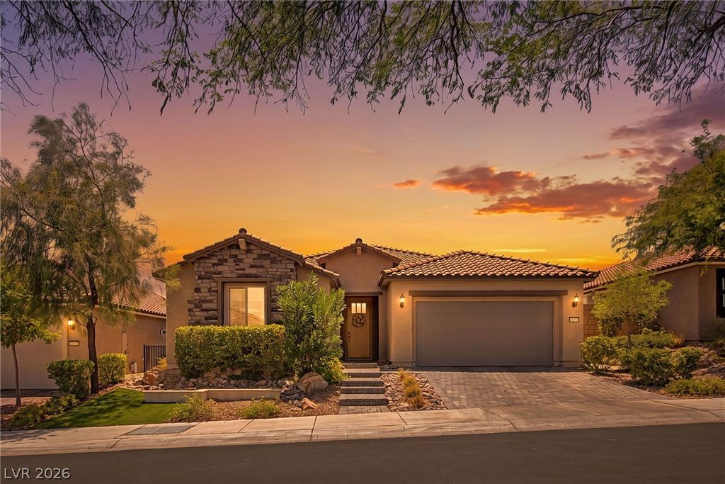 Image 1 of property listing at 10433 Skye Paseo Avenue, Las Vegas, NV 89166