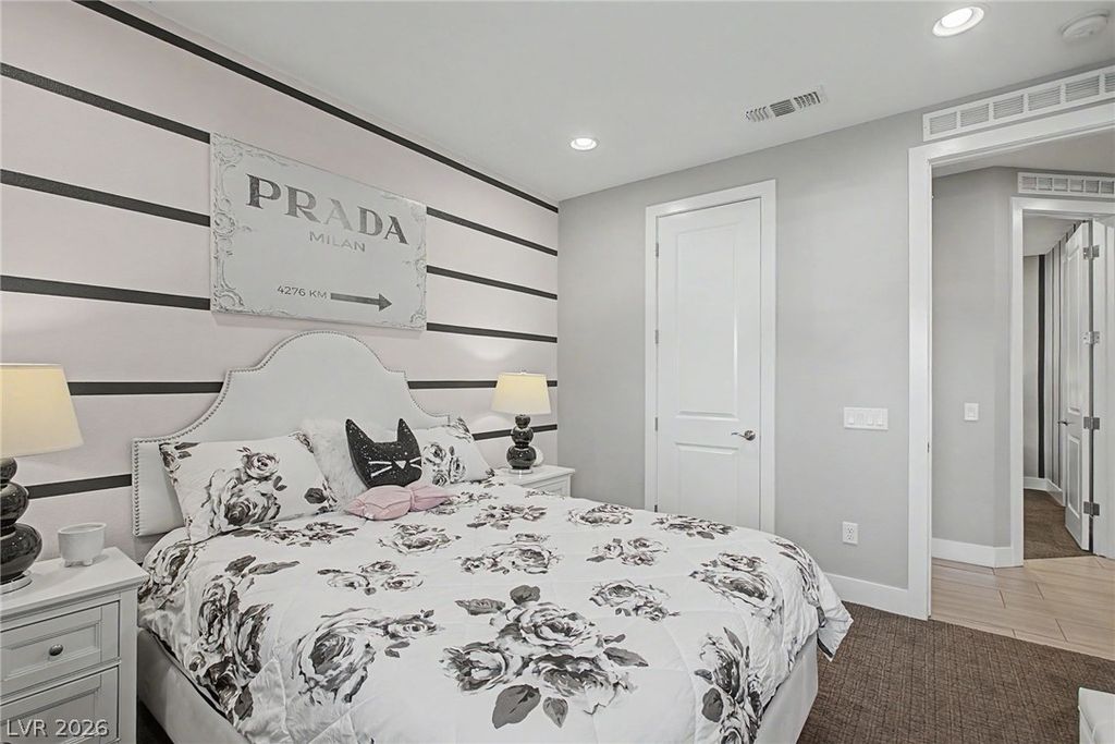 Image 10 of property listing at 10433 Skye Paseo Avenue, Las Vegas, NV 89166