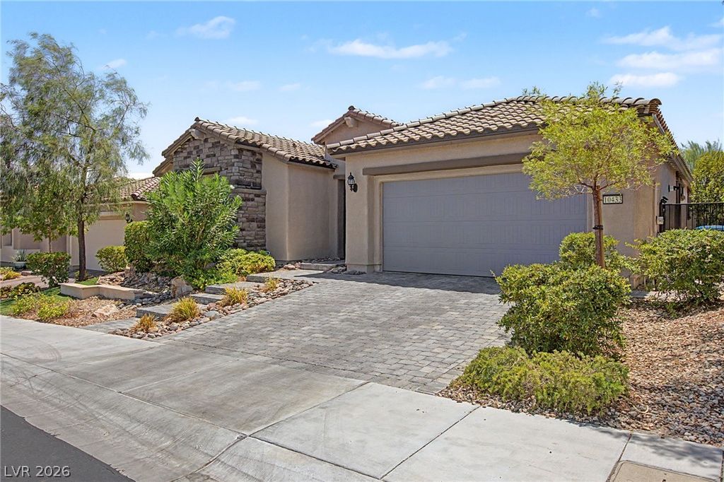 Image 3 of property listing at 10433 Skye Paseo Avenue, Las Vegas, NV 89166