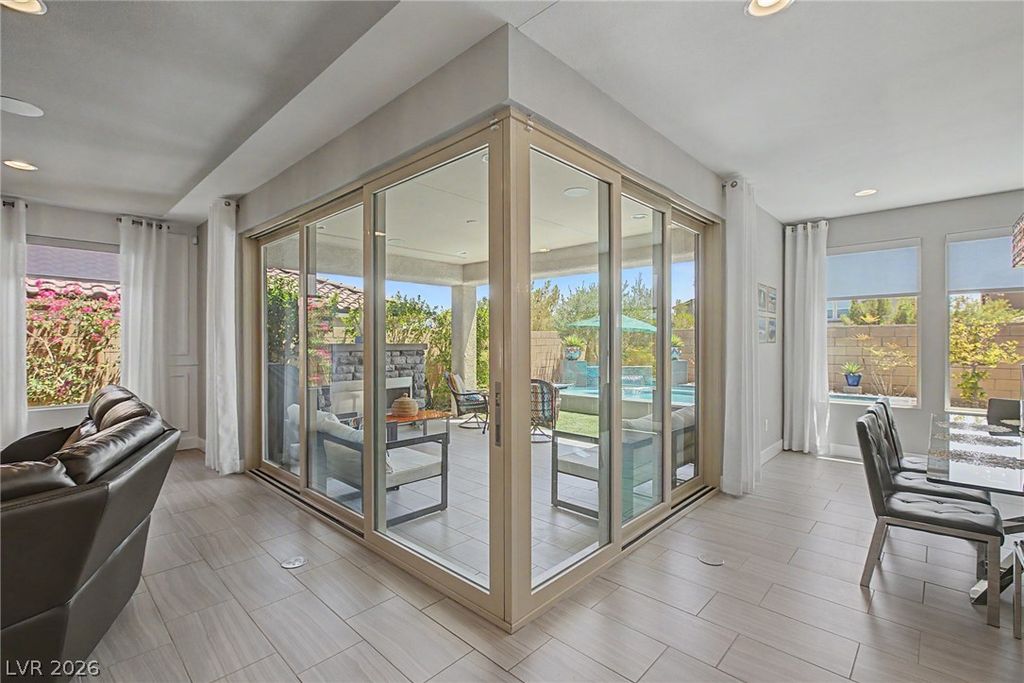 Image 35 of property listing at 10433 Skye Paseo Avenue, Las Vegas, NV 89166