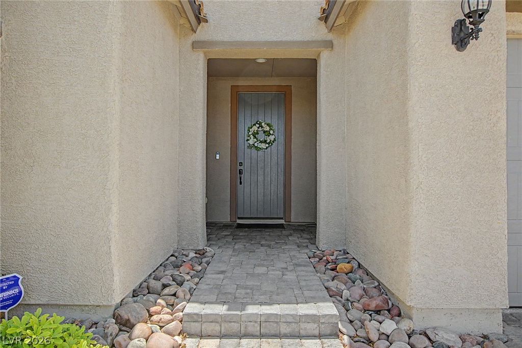 Image 4 of property listing at 10433 Skye Paseo Avenue, Las Vegas, NV 89166