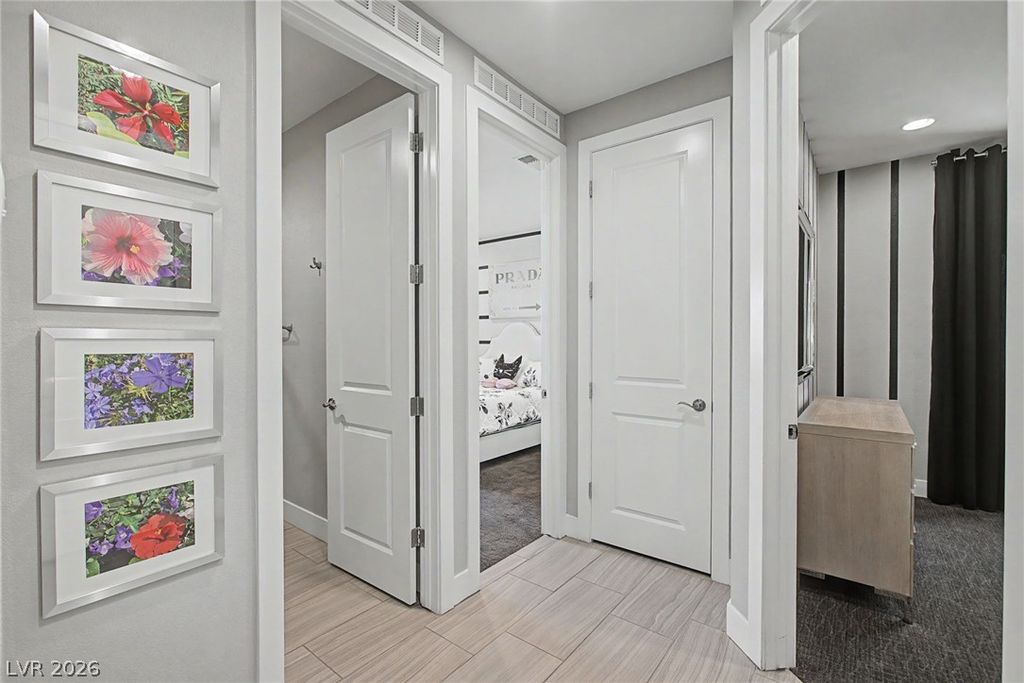 Image 7 of property listing at 10433 Skye Paseo Avenue, Las Vegas, NV 89166