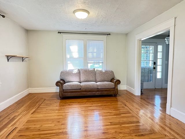 110 Darling Street, Springfield, MA 01151