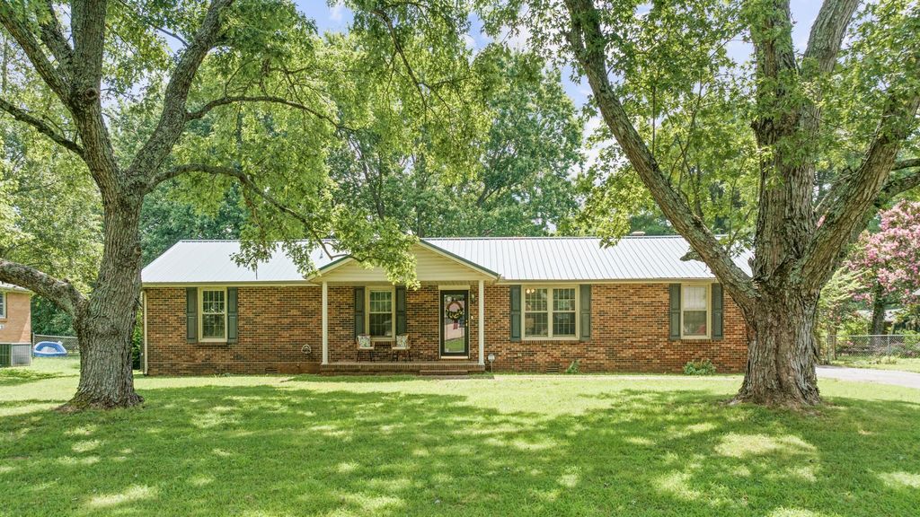 6214 Lee Ave, Murfreesboro, TN 37129