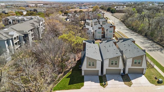 306 Oakbend Drive, Lewisville, TX 75067