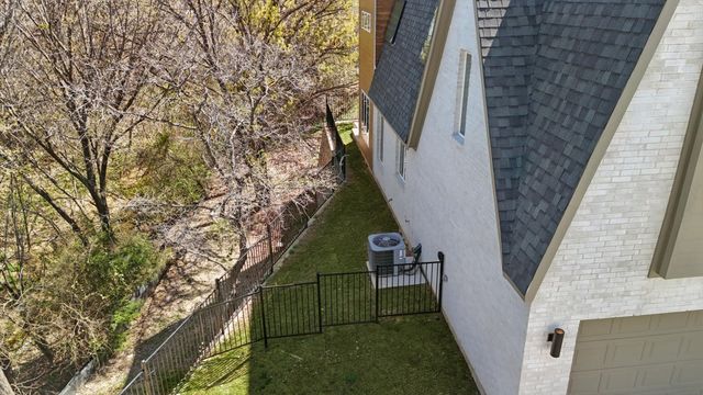 306 Oakbend Drive, Lewisville, TX 75067