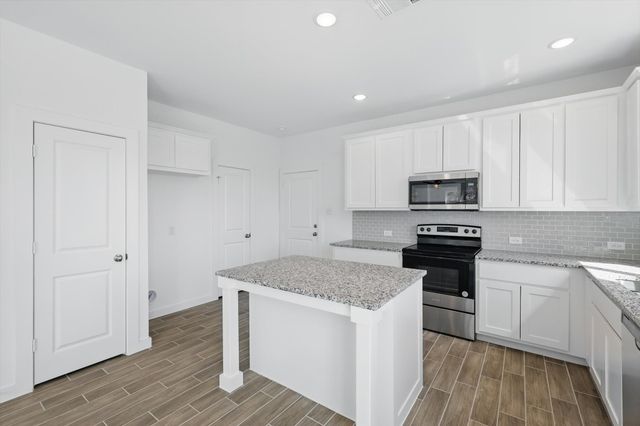 306 Oakbend Drive, Lewisville, TX 75067