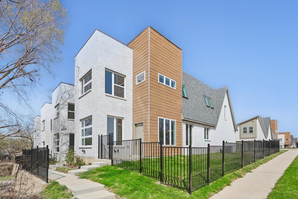 306 Oakbend Drive, Lewisville, TX 75067