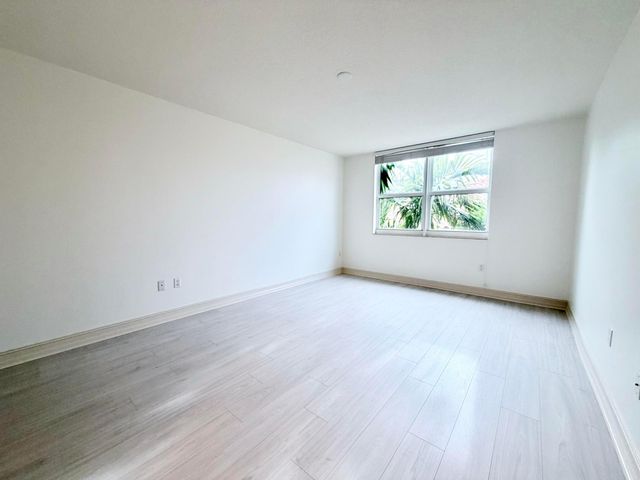 99 SE Mizner Boulevard Apt 802, Boca Raton, FL 33432