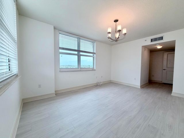99 SE Mizner Boulevard Apt 802, Boca Raton, FL 33432