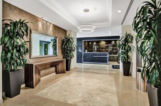 99 SE Mizner Boulevard Apt 802, Boca Raton, FL 33432