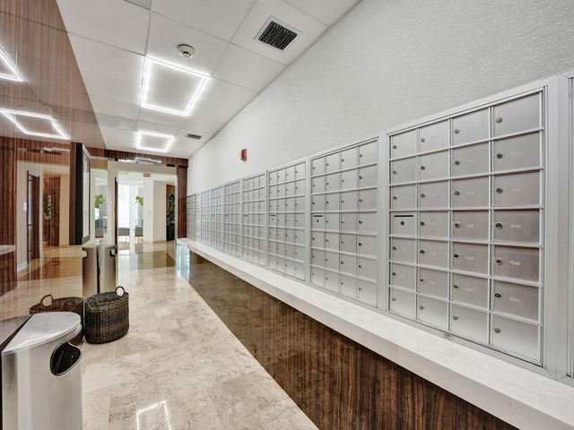 99 SE Mizner Boulevard Apt 802, Boca Raton, FL 33432
