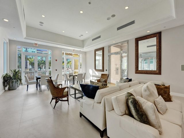 99 SE Mizner Boulevard Apt 802, Boca Raton, FL 33432
