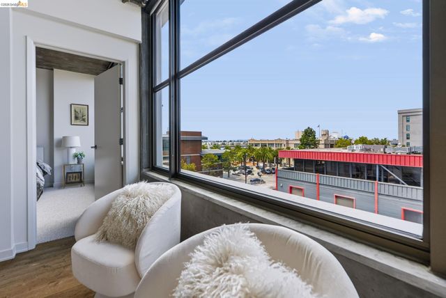 311 2nd St 516, Oakland, CA 94607