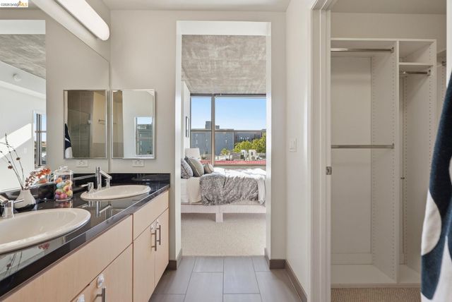 311 2nd St 516, Oakland, CA 94607