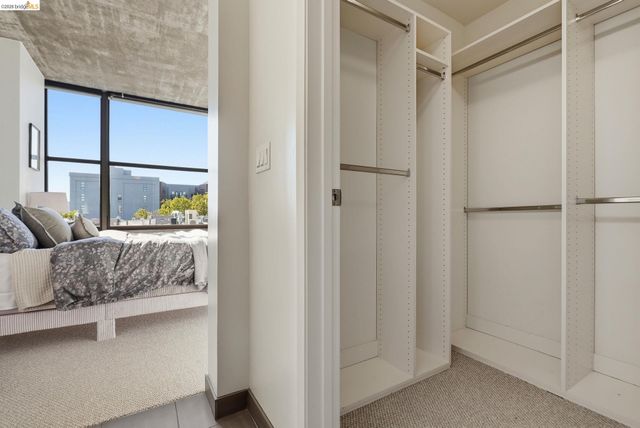 311 2nd St 516, Oakland, CA 94607