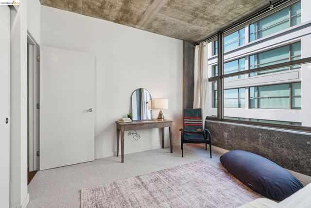 311 2nd St 516, Oakland, CA 94607