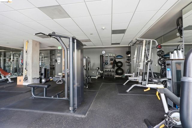 311 2nd St 516, Oakland, CA 94607