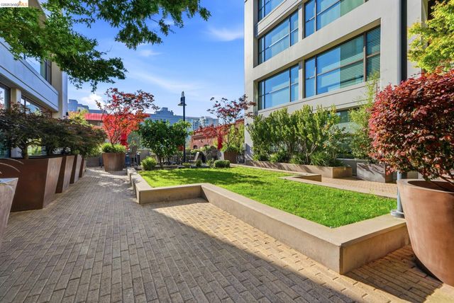 311 2nd St 516, Oakland, CA 94607