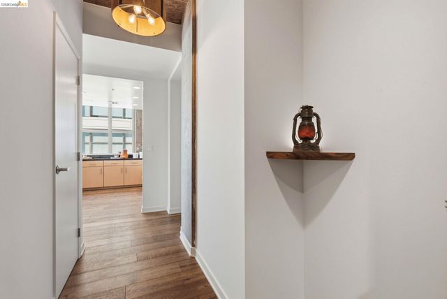 311 2nd St 516, Oakland, CA 94607