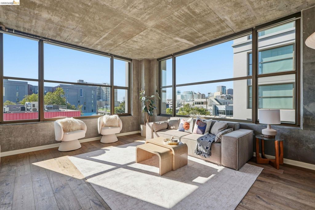 311 2nd St 516, Oakland, CA 94607