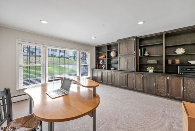 9 Oxford Dr, Livingston Twp., NJ 07039