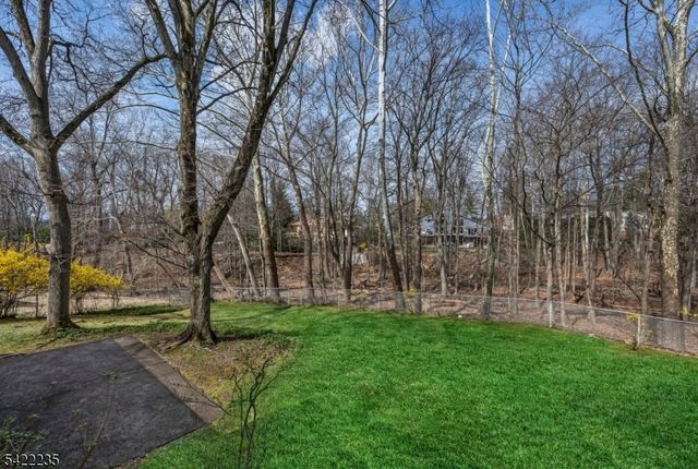 9 Oxford Dr, Livingston Twp., NJ 07039