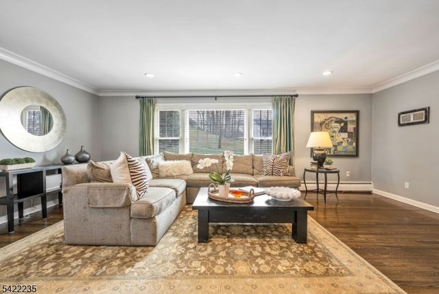 9 Oxford Dr, Livingston Twp., NJ 07039