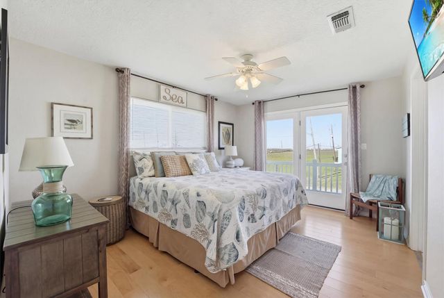 12902 John Reynolds Road, Galveston, TX 77554