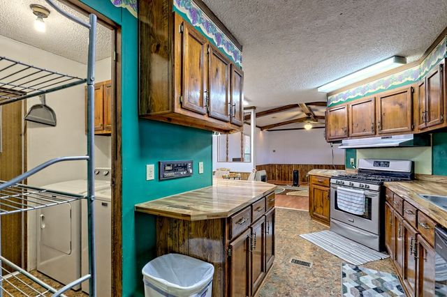 9 Wig King Drive, Murphy, NC 28906