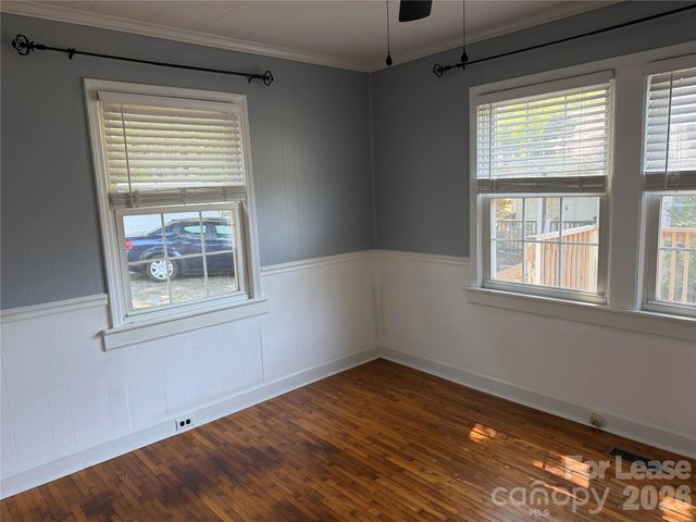 512 W 8th Avenue, Gastonia, NC 28052