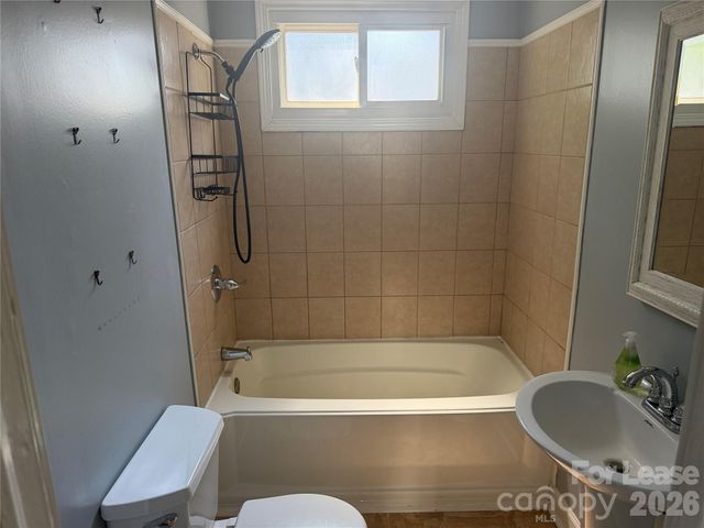 512 W 8th Avenue, Gastonia, NC 28052