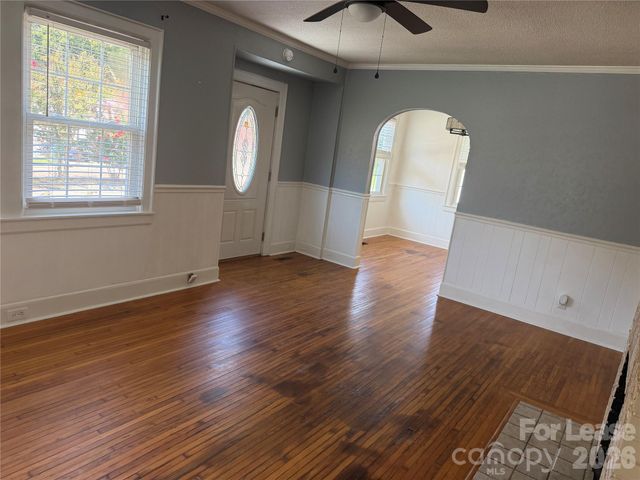 512 W 8th Avenue, Gastonia, NC 28052
