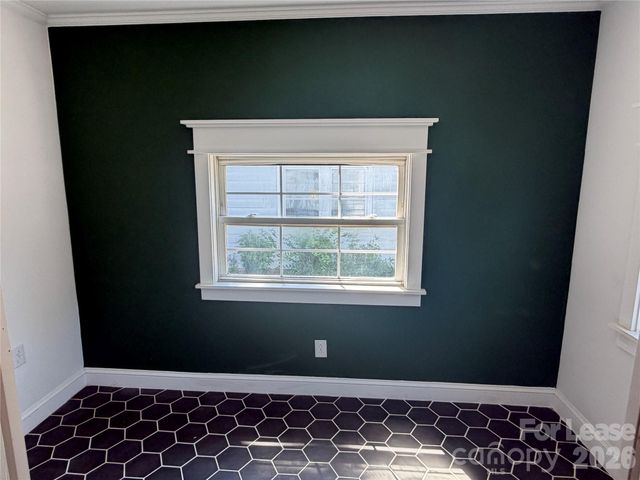 512 W 8th Avenue, Gastonia, NC 28052