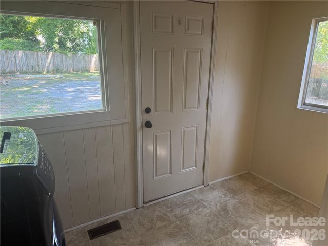 512 W 8th Avenue, Gastonia, NC 28052
