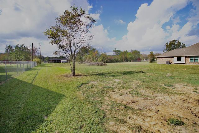 10307 Sralla Road, Crosby, TX 77532